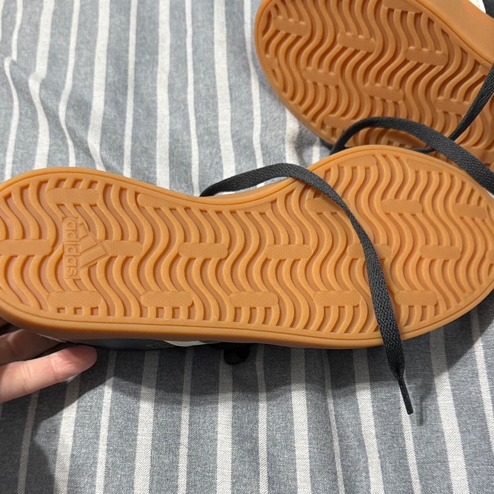 Adidas woman’s  Black and White Sneakers with Gum Sole - Picture 3 of 4